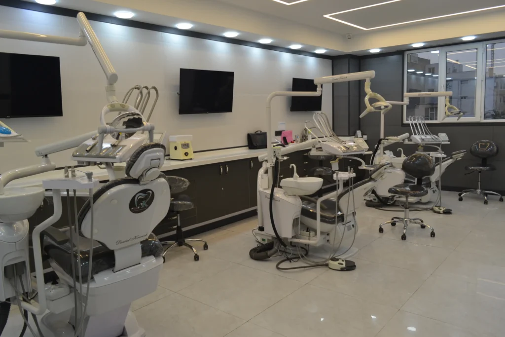 دندانپزشکی کوروش کرج | بهترین کلینیک دندانپزشکی دیجیتال در مصباح | خدمات تخصصی و زیبایی